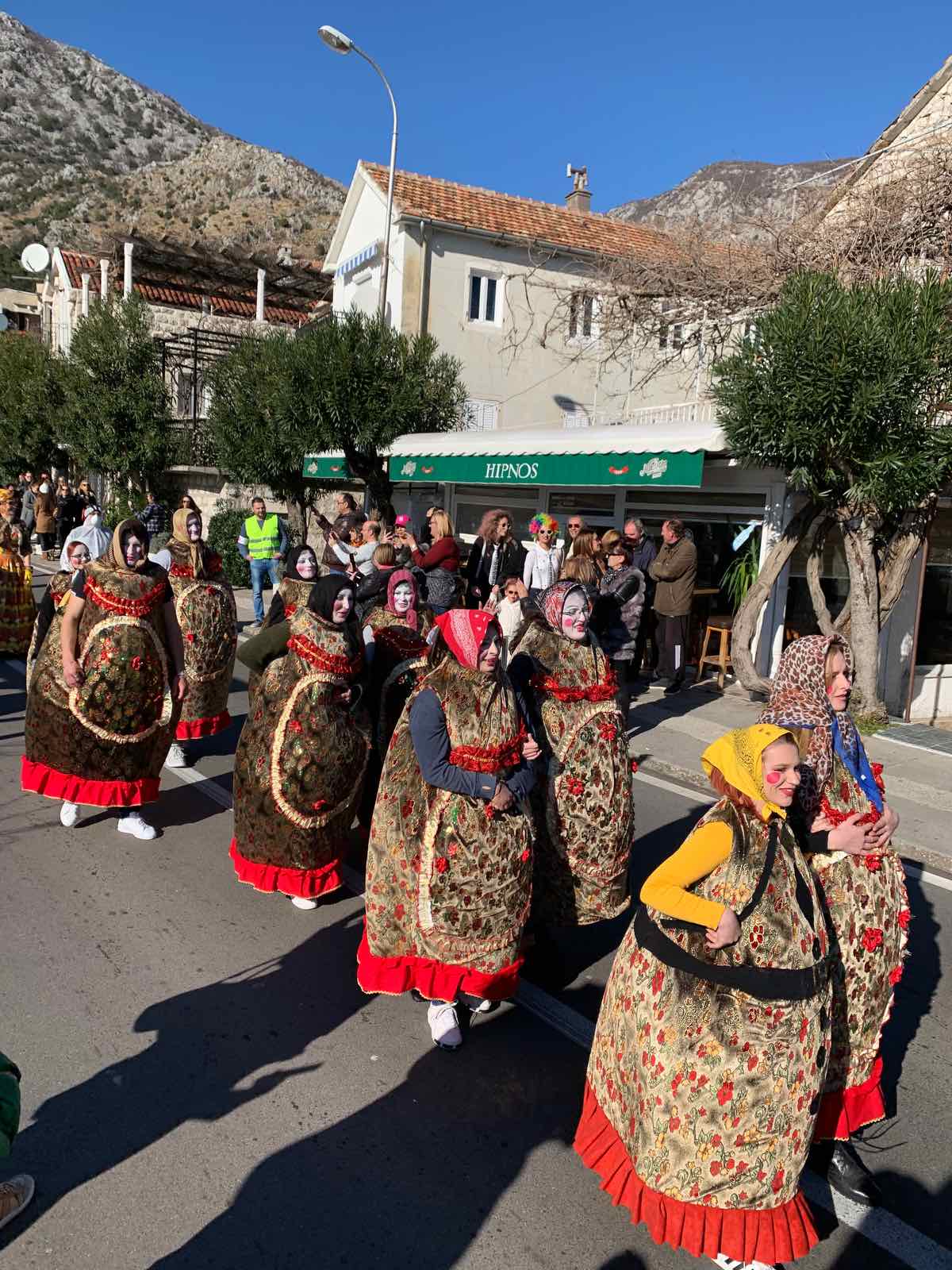 ODRŽAN PRVI RISANSKI KARNEVAL